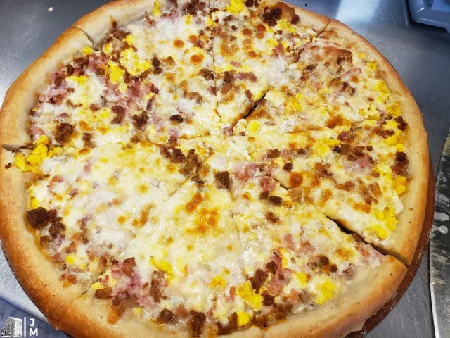 Breakfast Pizza