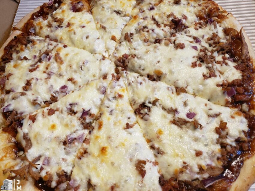 BBQ Pulled Pork Pizza